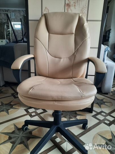 Компьютерное офисное кресло