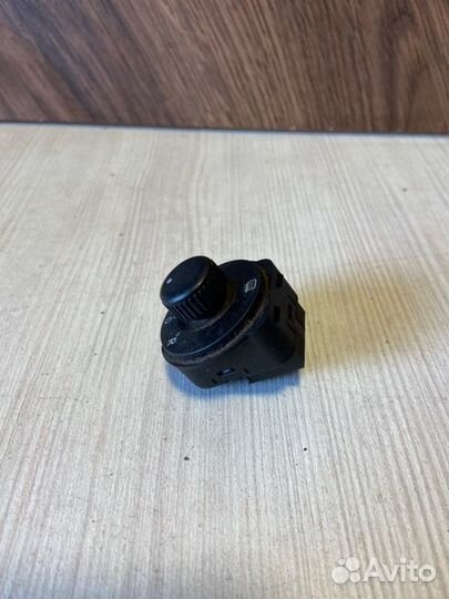 Блок управления зеркалами Volkswagen Polo