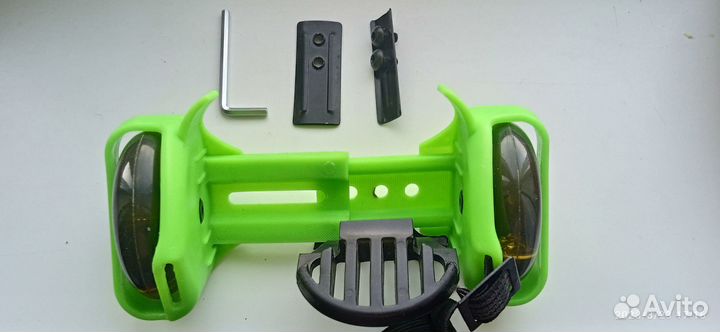 Ролики на обувь светящиеся,новые