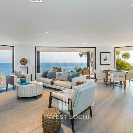 Дом 800 м² на участке 25 сот.