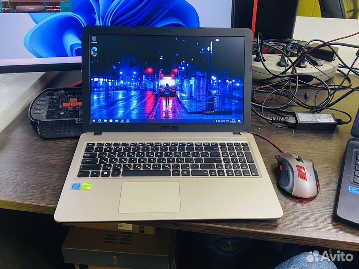 Ноутбук Asus n5000/4gb/240ssd/mx110