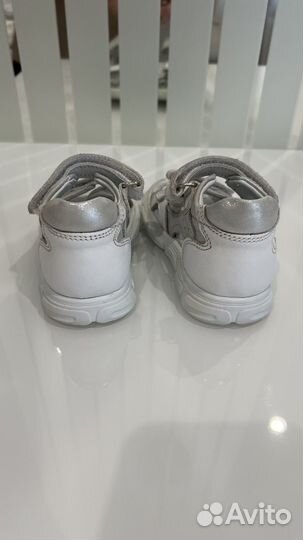 Босоножки для девочки 22 размер