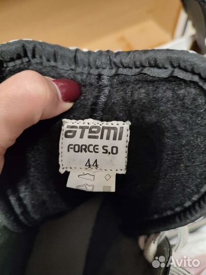 Коньки хоккейные