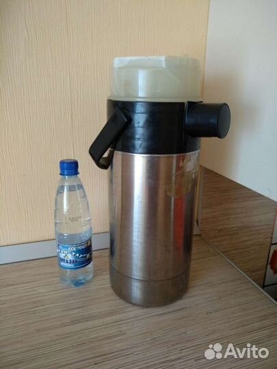 Термос с помпой