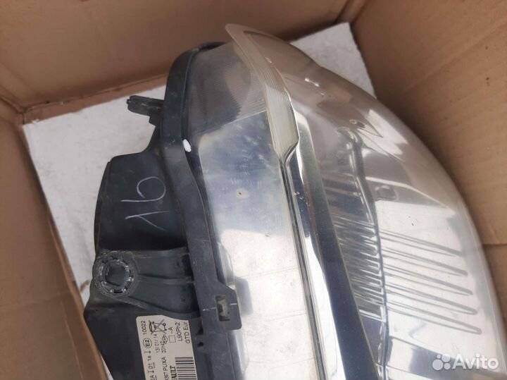 Левая фара рено логан