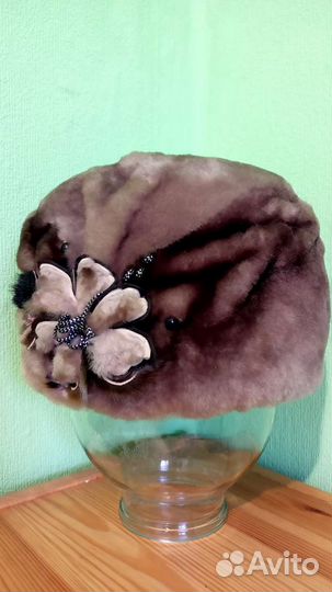 Шапка женская мутоновая