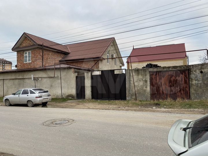 Дом 270 м² на участке 6,4 сот.