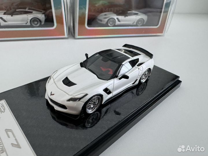 Коллекционная модель Corvette C7 1:64