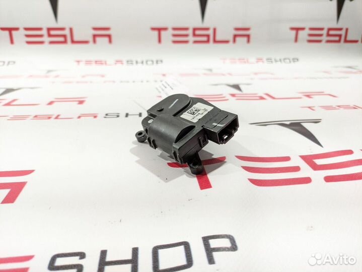 Сервопривод печки салона (печки) Tesla Model 3