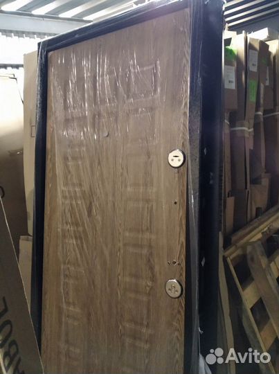 Стальная дверь