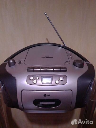 Магнитола LG