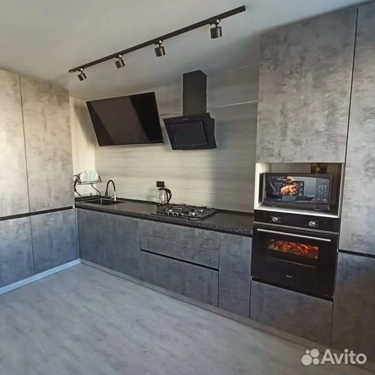 Кухня в потолок