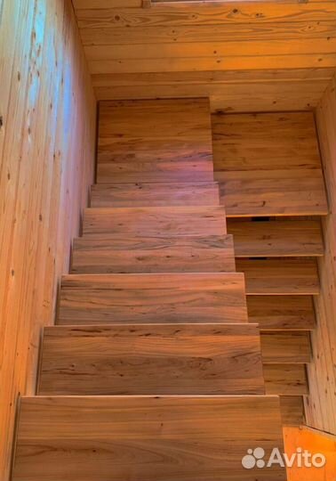 Лестница с забежными ступенями под ключ