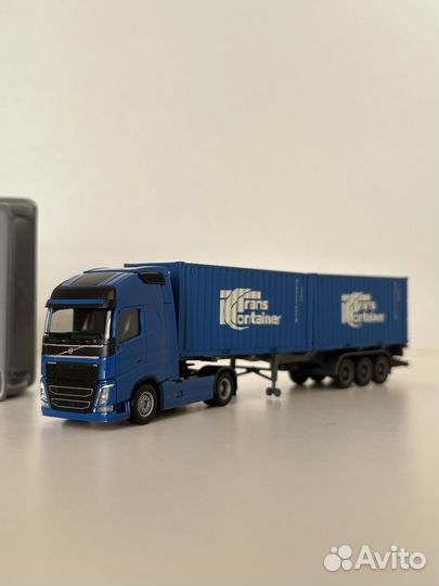 Тягач контейнеровоз Volvo FH460 1:87 Herpa