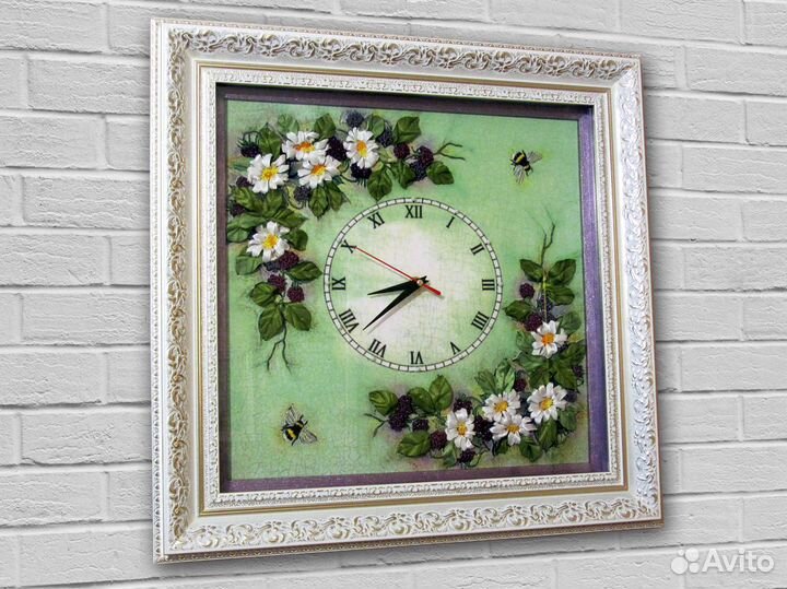 Картина лентами - часы в интерьер