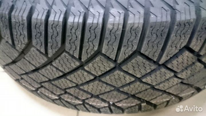 Continental ContiVikingContact 7 215/60 R17 100T