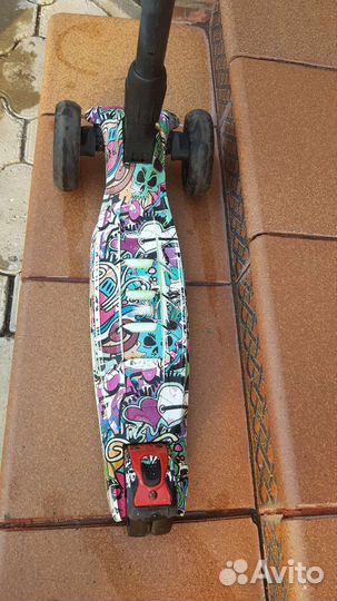 Самокат трехколесный