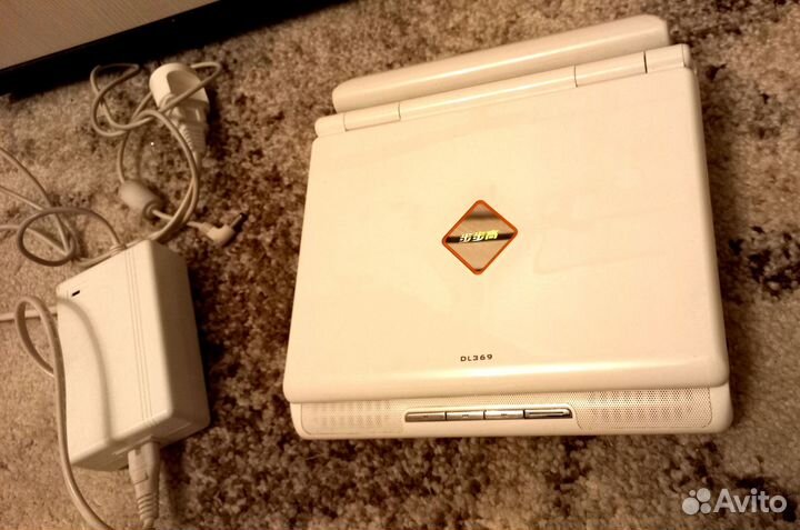 Портитивный DVD проигрыватель BBK DL369 белый