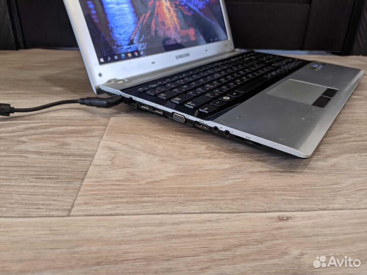 Samsung 6gb/Core i5/GeForce GT520M