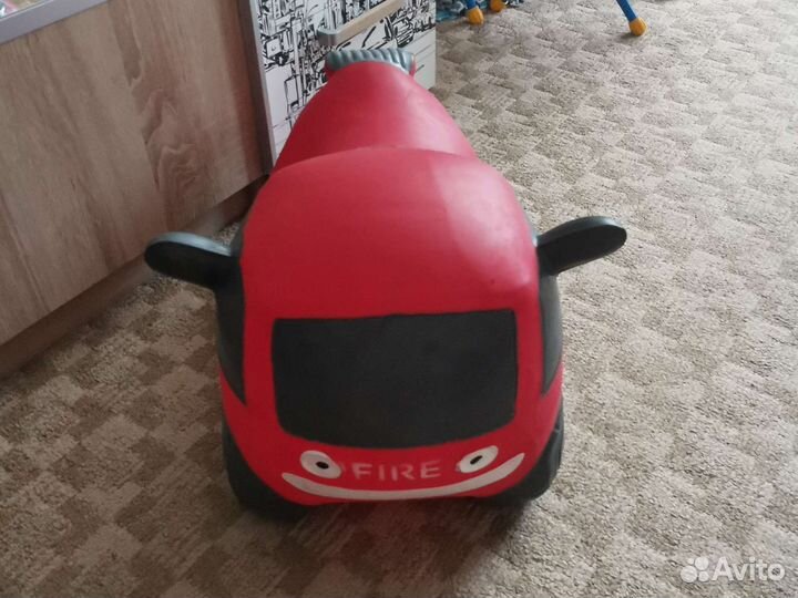 Игрушка попрыгун машина