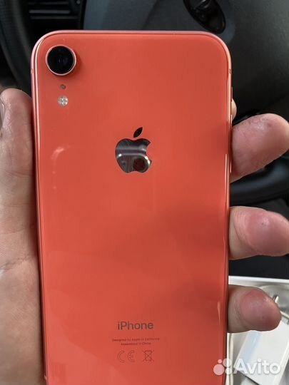 Телефон iPhone хр 64гб