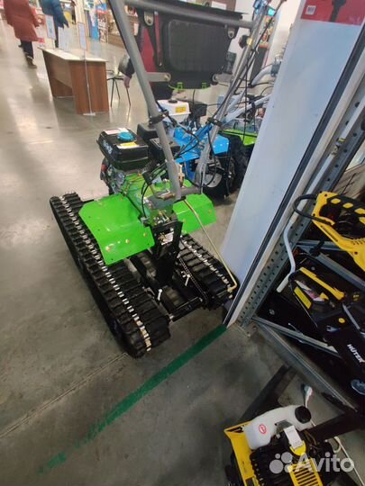 Мотоблок на гусеничной базе с вом на 7 л. с