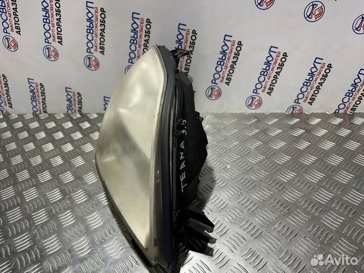 Фара правая Nissan Teana J31