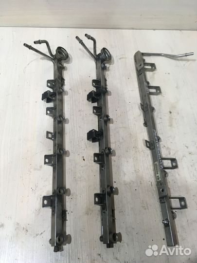 Рампа топливная Bmw 525I E39 M54B25 2001