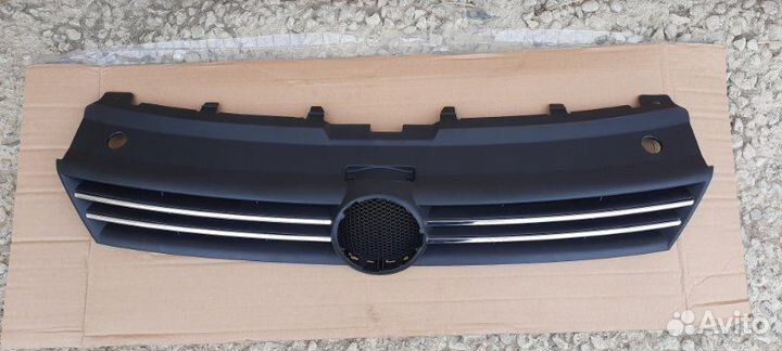 Решетка радиатора передняя Volkswagen Polo 5
