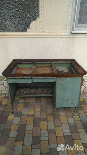 Слесарный стол СССР с металлической плитой