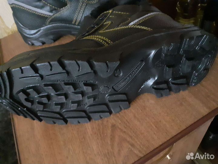 Ботинки рабочие мужские 44 размер новые