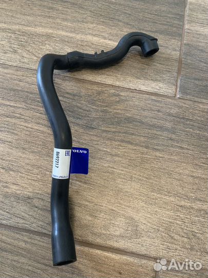 Новая трубка вентиляции картерных газов 8692217