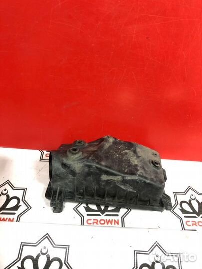 Корпус воздушного фильтра Toyota Corolla E120