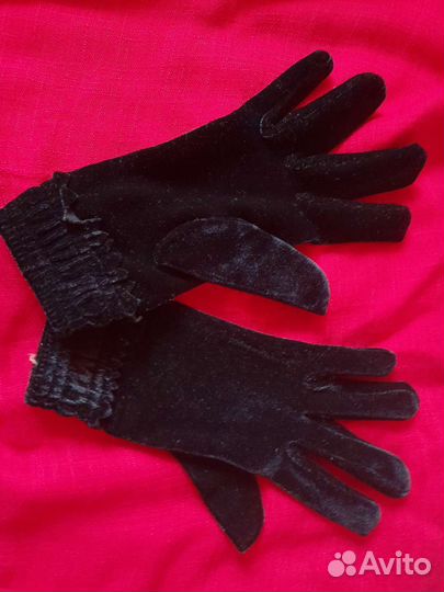 Бархатные перчатки