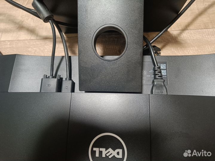 Монитор Dell
