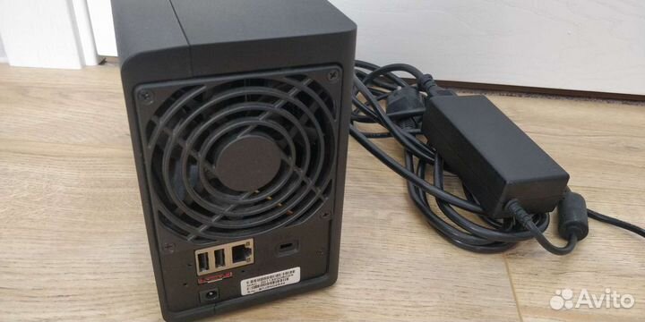 NAS Synology ds 211+ с жёстким диском 4Тб