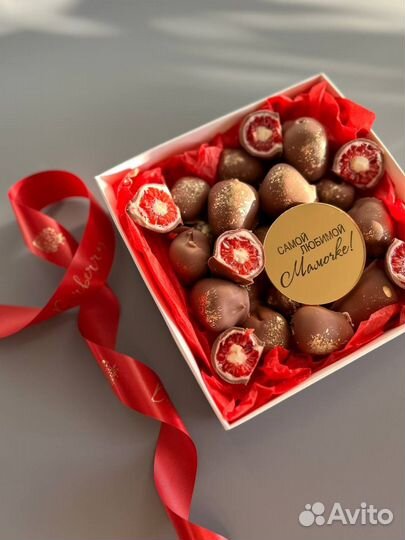 Клубника в шоколаде с малиной