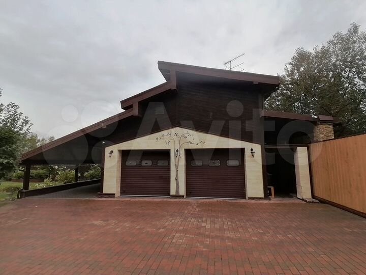 Коттедж 200 м² на участке 15 сот.