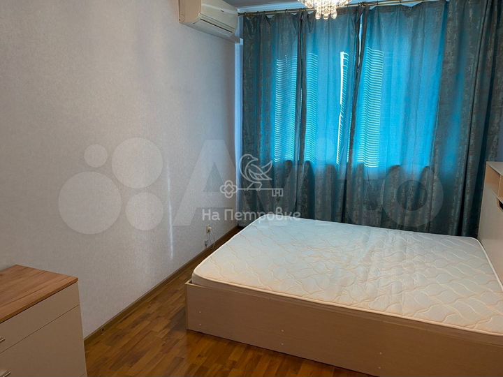 2-к. квартира, 52 м², 10/17 эт.