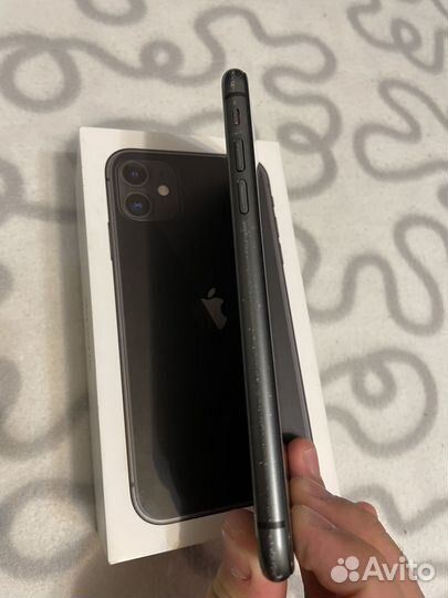 iPhone 11, 64 ГБ