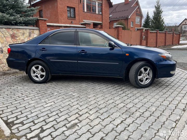 Toyota Camry 2.4 AT, 2002, 200 000 км