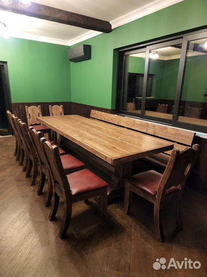 Садовая мебель. Стол из дерева, стулья, лавочки