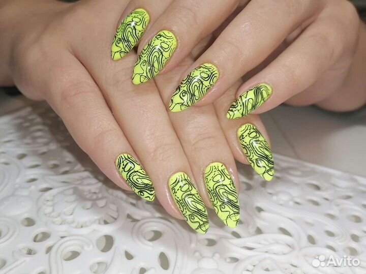 Педикюр с покрытием гель-лаком