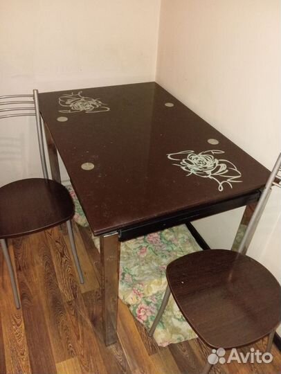 Кухонный стол стеклянный раздвижной