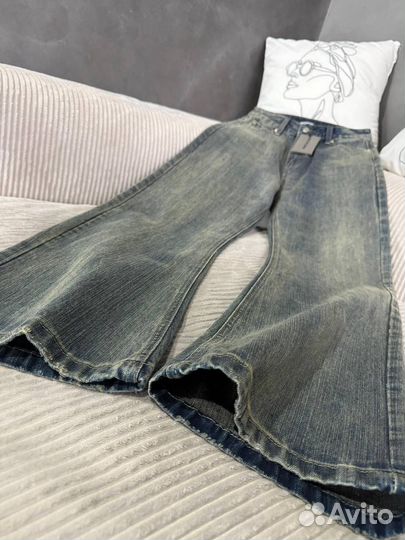 Крутые женские джинсы Balenciaga клеш (top)