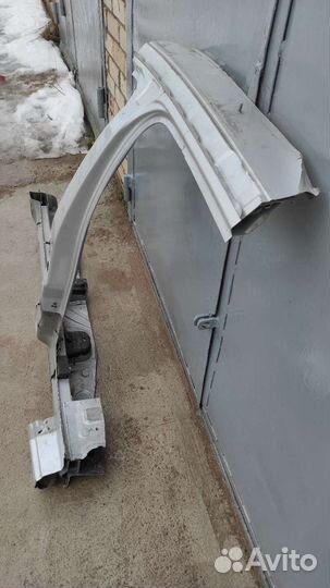 Стойка левая центральная Sandero 2 stepway