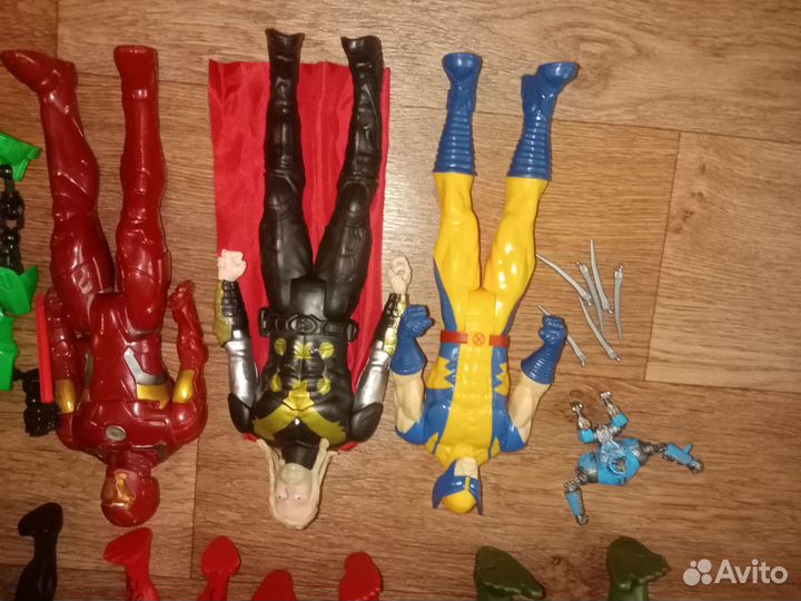 Много игрушек