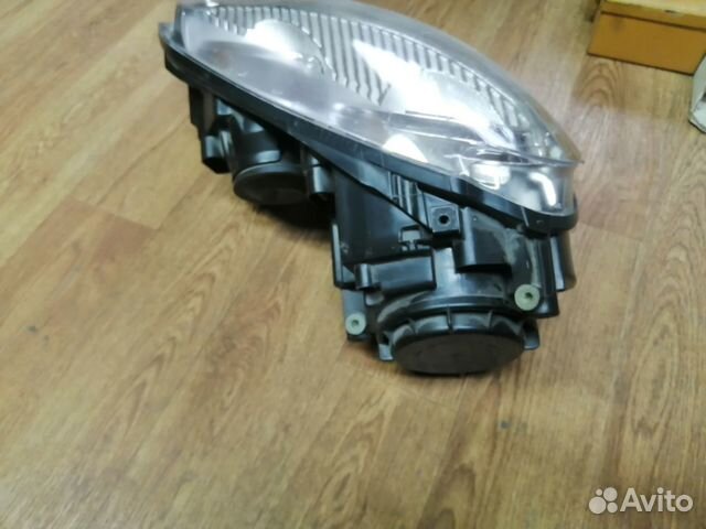 Фара правая Golf V 2003-2009;Jetta 2006-2011