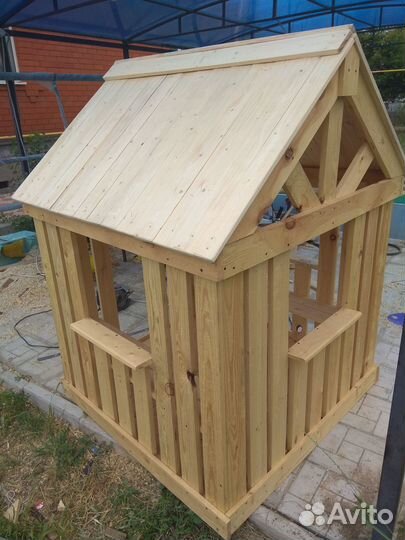 Детский деревянный домик