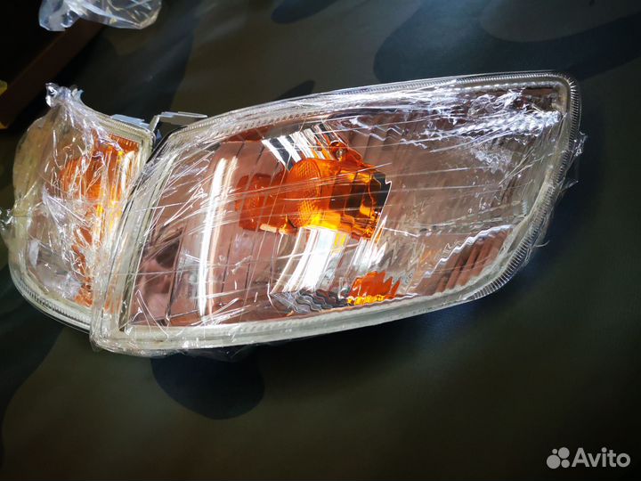 Поворотники Toyota corona 96-98г.в